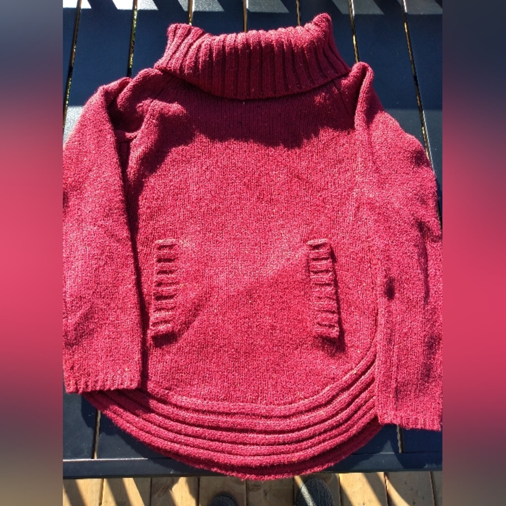 Cynthia Rowley Burgundy Turtleneck Sweater, Size Large, 50% Wool, Rounde…